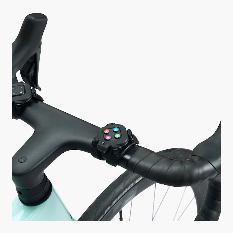 Wahoo KICKR CORE 2 + Zwift Cog & Click Trainer